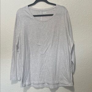 Duluth Trading Company Women's Light Gray Long Sleeve Tee Shirt. Good Condition.